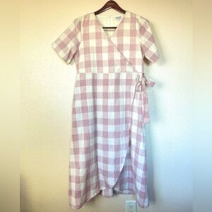 Elegant Pink and White Plaid Midi Dress